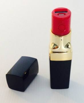 HOT LIPS - Powerbank w kształcie szminki