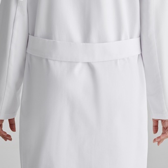 VACCINE WOMAN - long-sleeve service gown
