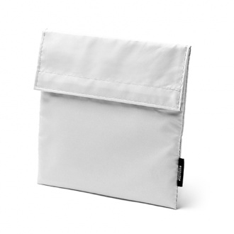 LOMBAS - Breakfast bag made of RPET polyester, with isothermal PEVA lining.