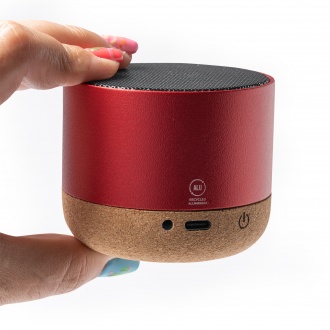 VOXEL - Wireless speaker made from recycled aluminum  with cork base