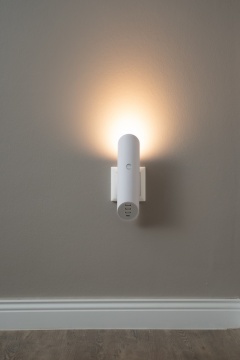 Spotlight Wallcharger - USB charger with flashlight