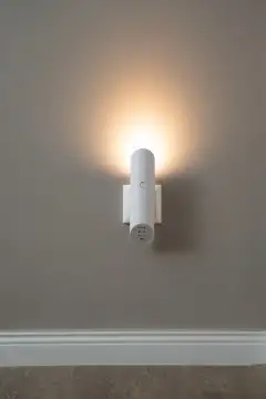 Spotlight Wallcharger - USB charger with flashlight