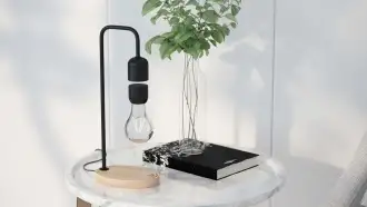 Levitating lamp - Lampka z lewitującą żarówką