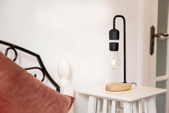 Levitating lamp - Lamp with levitating bulb