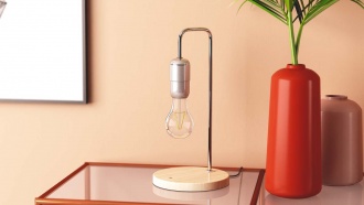 Levitating lamp - Lamp with levitating bulb