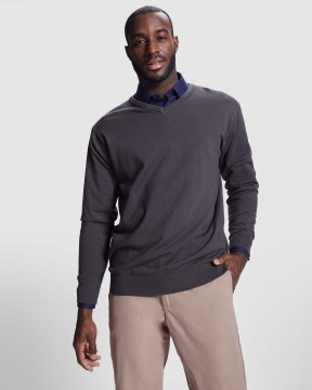Hilux - Fine knit V-neck jumper for men.