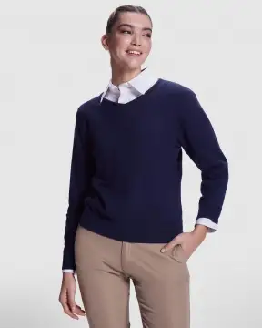 Hilux Woman - Women's v-neck fine knit sweater 