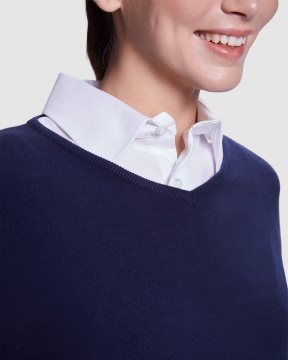 Hilux Woman - Women's v-neck fine knit sweater 