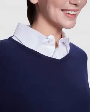 Hilux Woman - Women's v-neck fine knit sweater 