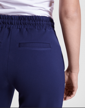Larisa - Women's trousers made of stretch fabric.