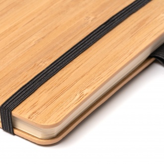 Austy - Notebook in A5 format with a cover made of bamboo and cork.