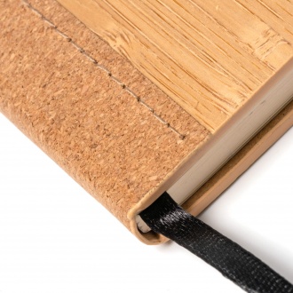 Austy - Notebook in A5 format with a cover made of bamboo and cork.