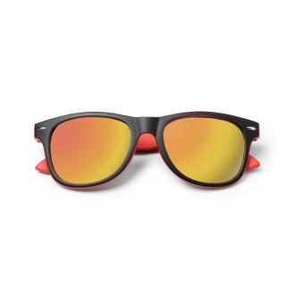 Mezek - Sunglasses in a classic design with a two-tone frame. Mirrored lenses. UV400 protective filter.