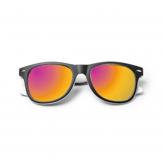 Mezek - Sunglasses in a classic design with a two-tone frame. Mirrored lenses. UV400 protective filter.