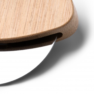 Rony - Pizza knife with bamboo handle.