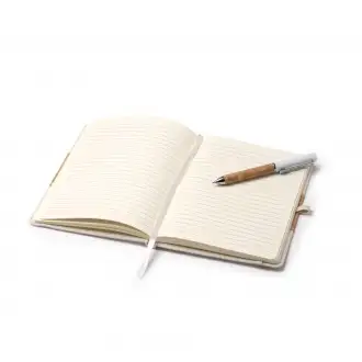 Beret - Notes i długopis, zapakowane w etui z tektury kraftowej.