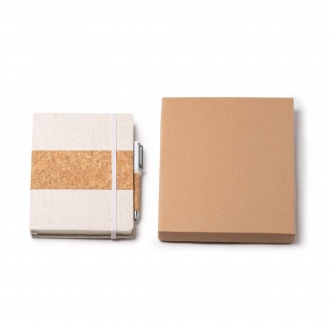 Beret - Notebook and pen, packaged in a kraft cardboard case. 
