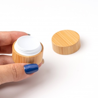 Bledax - Lip balm in a bamboo case. SPF15 protective filter.