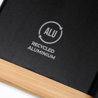 Guler - Powerbank with 5000 mAh capacity, made of recycled aluminum and bamboo.