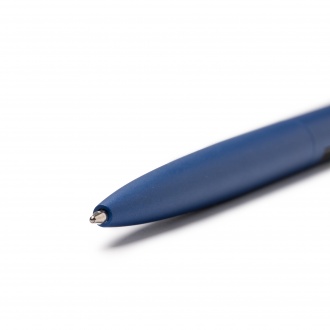 Brook - A ballpoint pen with an original clip and body made of recycled ABS plastic and aluminum.