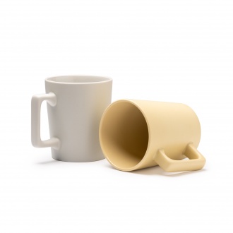 Dunlok - Designer ceramic mug with large handle. Capacity 400 ml.