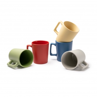 Dunlok - Designer ceramic mug with large handle. Capacity 400 ml.