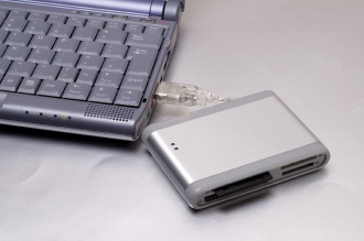 Memory card reader