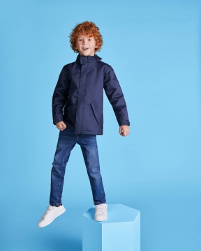 AMERICA - Waterproof jacket with quilted lining. High collar and retractable hood. 100% Recycled Polyester, 400g/m². 
