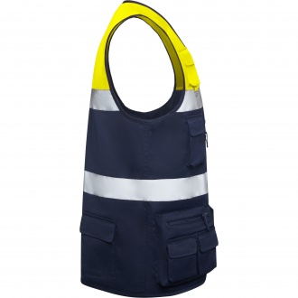 BETA - Reflective vest with multiple pockets.