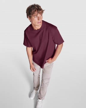 BULL - Short-sleeved oversize T-shirt. 100% cotton, weight: 210 g/m².