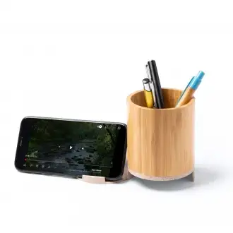 Celik - Pencil holder with main structure made of bamboo and base with wireless charger function made of wheat fiber.