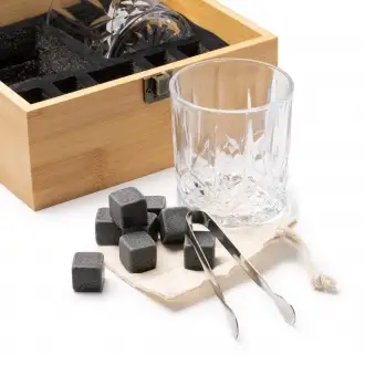 Danys - Zestaw do whisky zawierający 2 szklanki o pojemności 320ml i 8 chłodzących kostek wielokrotnego użytku z naturalnego kamienia.