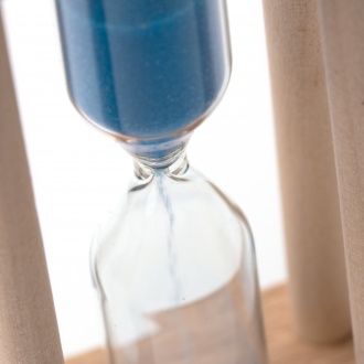 TEMPO - Hourglass (3min) in a wooden structure