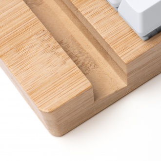 CLINTON - Bamboo smartphone holder with anti-stress keys