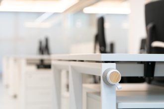 MONARK - Głośnik z obudową z RPET i bambusa z pierścieniem magnetycznym do smartfona