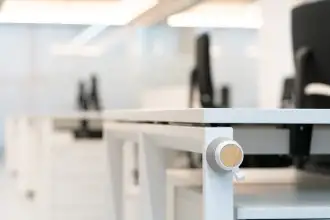 MONARK - Głośnik z obudową z RPET i bambusa z pierścieniem magnetycznym do smartfona